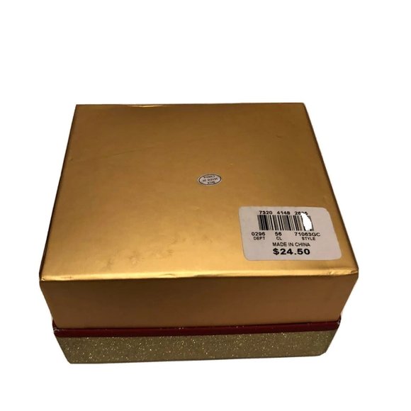 Macy's Holiday Lane Red Cardinal White Ceramic Trinket Box Christmas Round - Picture 4 of 7